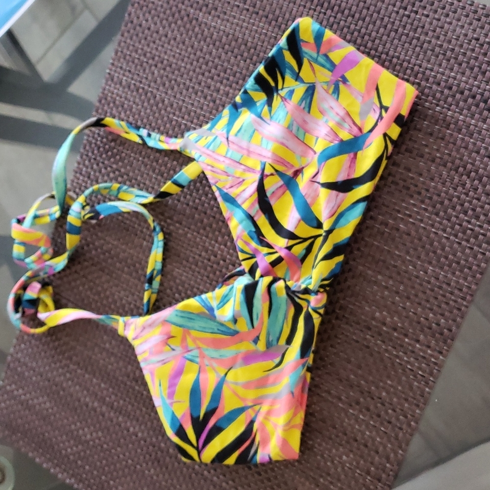 Fused Hawaii Kohanaiki top